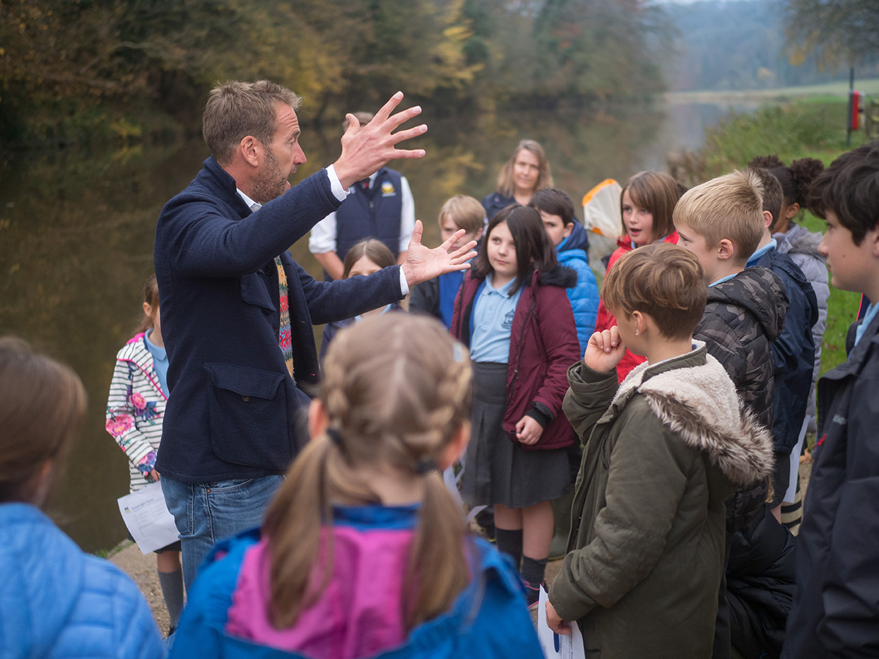 Image of Ben Fogle talking to children from Durweston Primary School