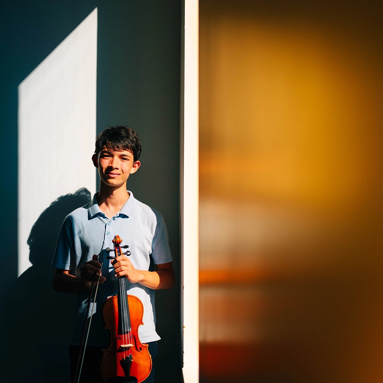 Pupil with violin