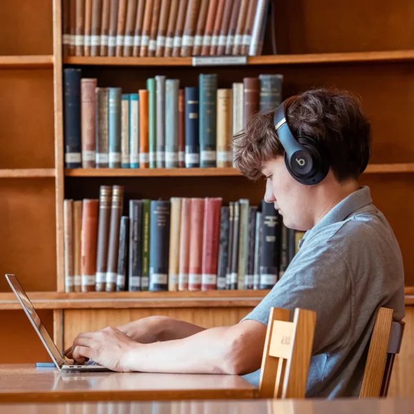 Pupil in library