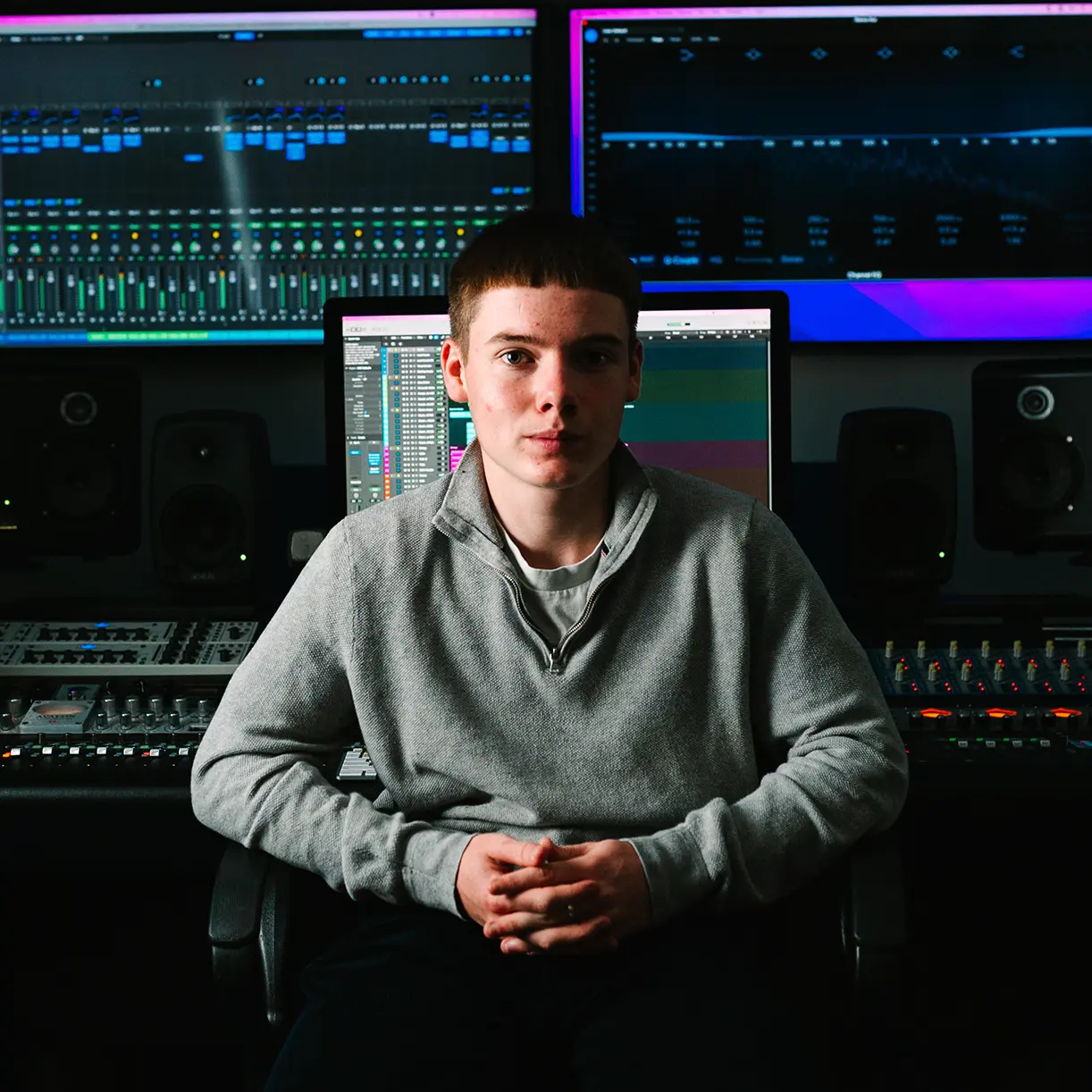 Pupil in digital music studio