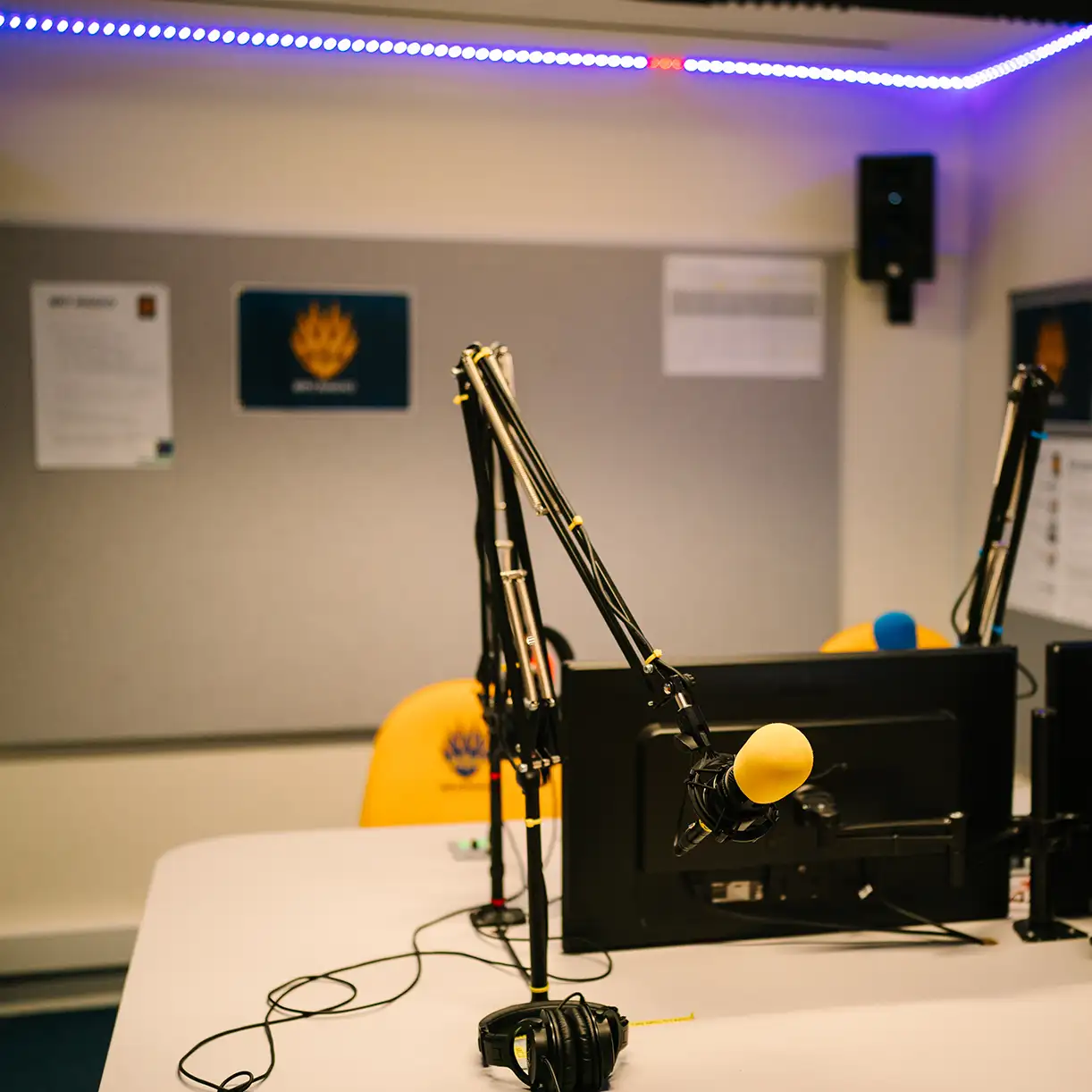 Bry Radio Studio