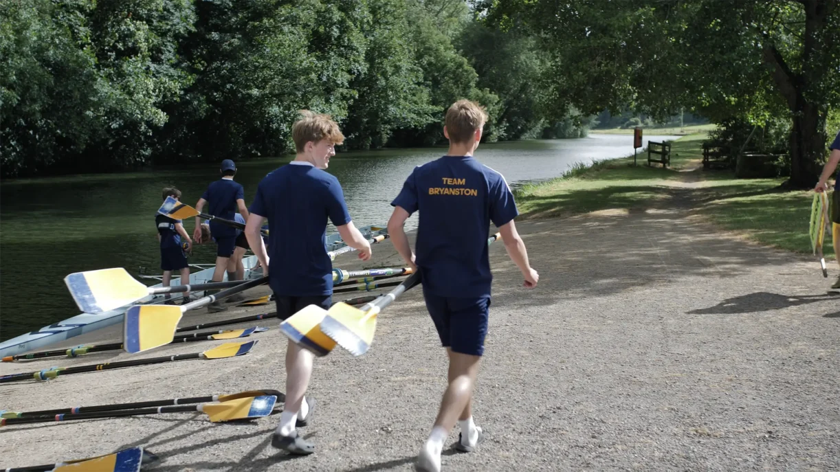 Rowers in BryGiving 2024