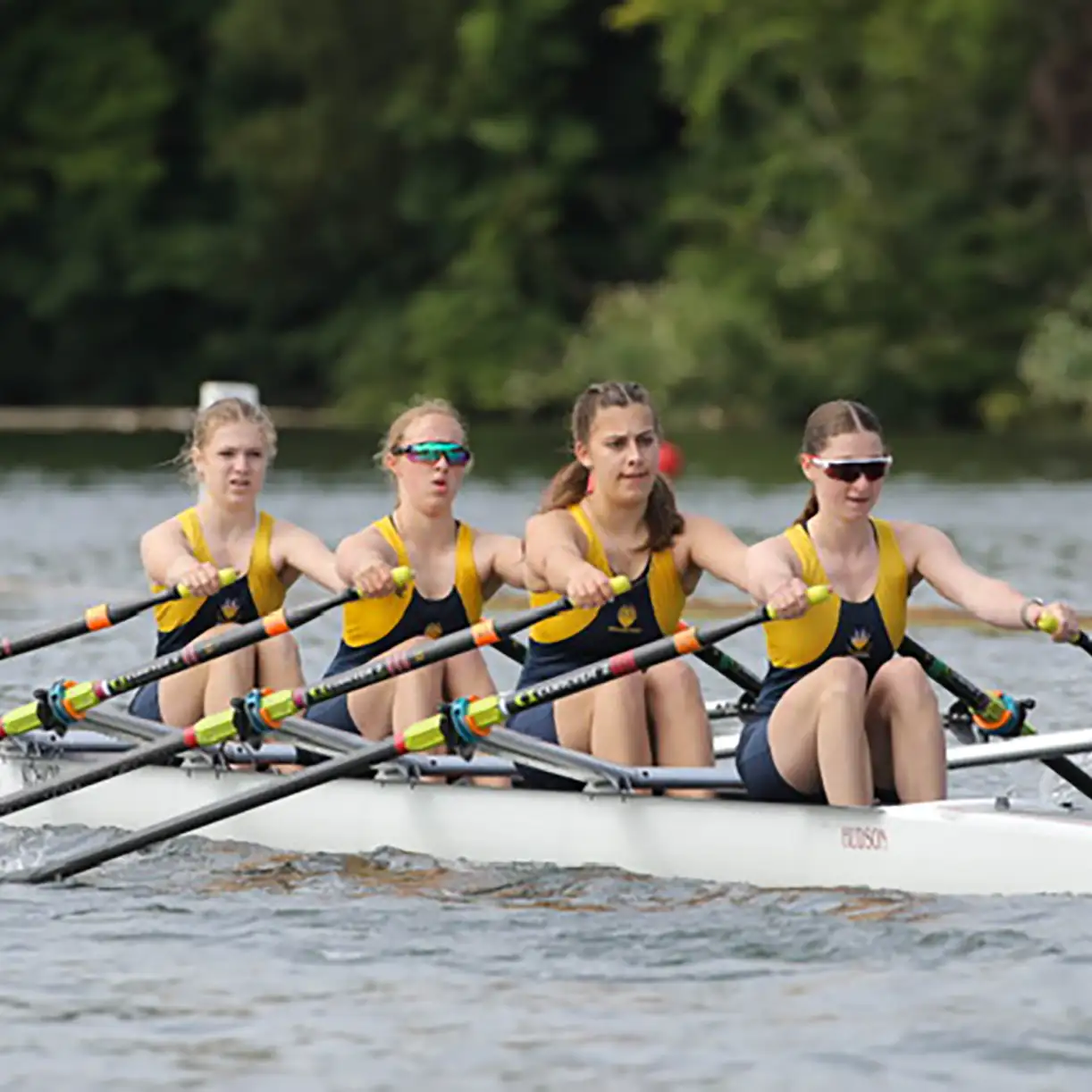 Rowing girls