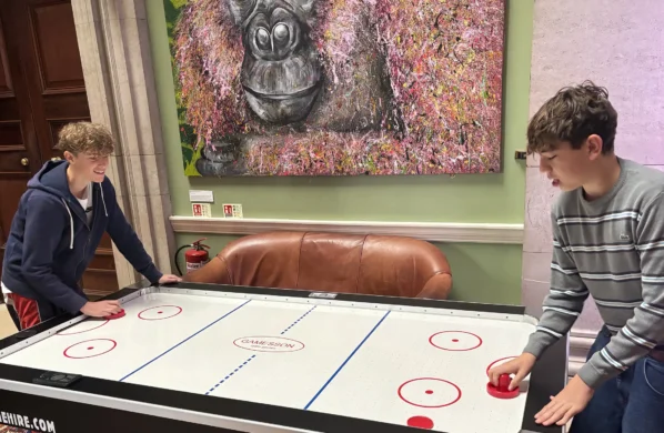 Weekends - Air Hockey